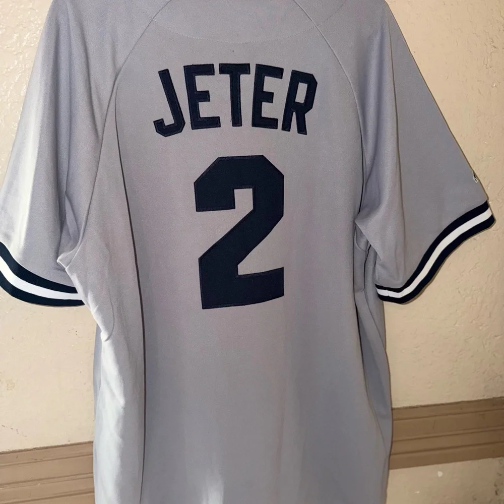 New York jeter #2 jersey - Picture 4 of 4